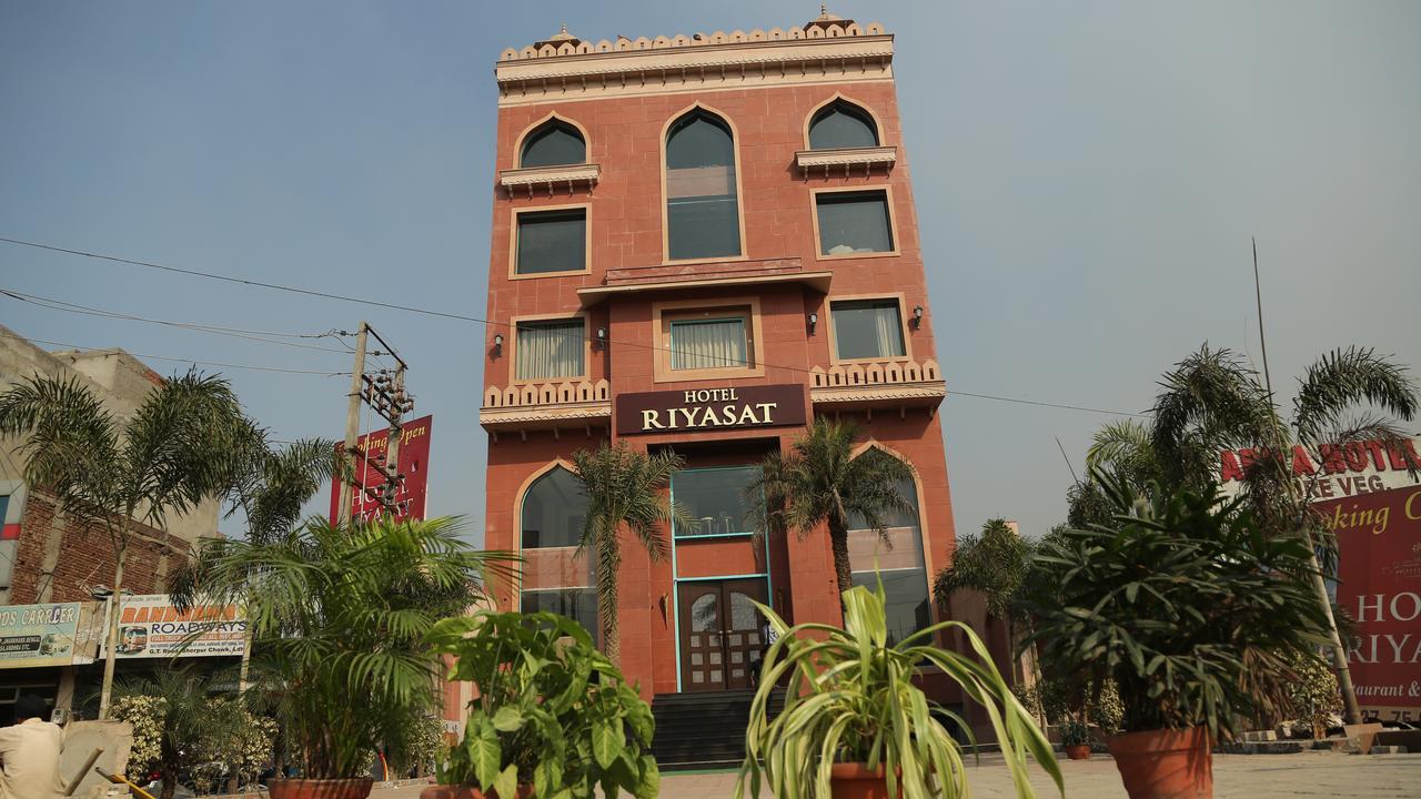 Hotel Riyasat Ludhiana Exterior foto